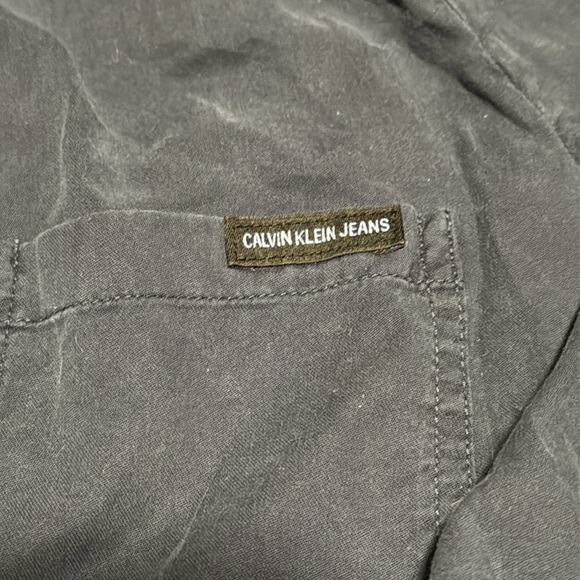 Calvin Klein Button up Shirt - Picture 2 of 4